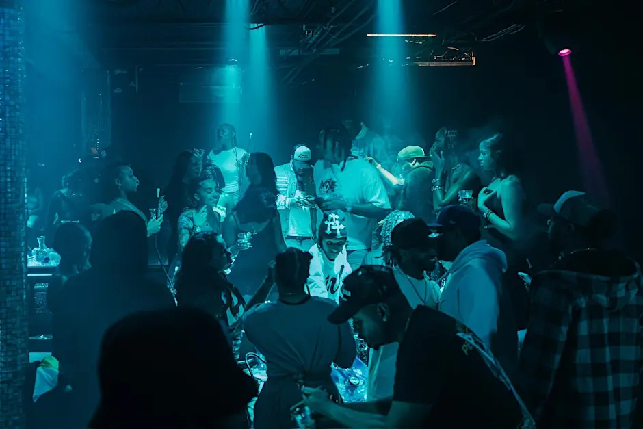 FLIRT FRIDAYS | SEVEN MIDTOWN